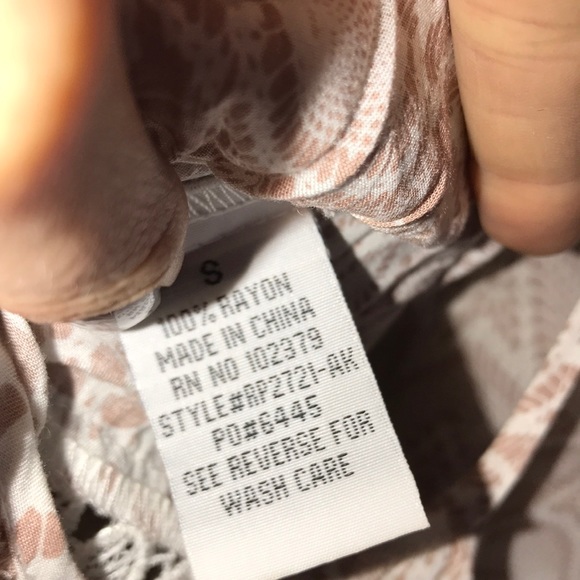 LF backless crop top with lace detail - Picture 5 of 6